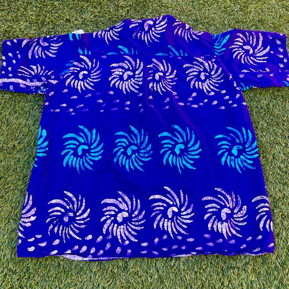 1990s vintage shirt / mens small and medium/ blue and white